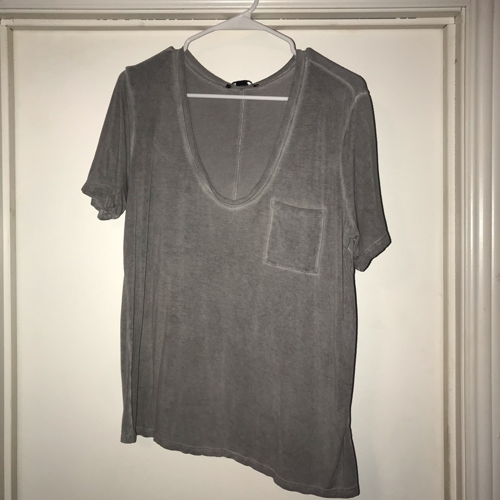 Off the shoulder tee